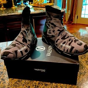 Valentino MENS camo sneakers 9.5